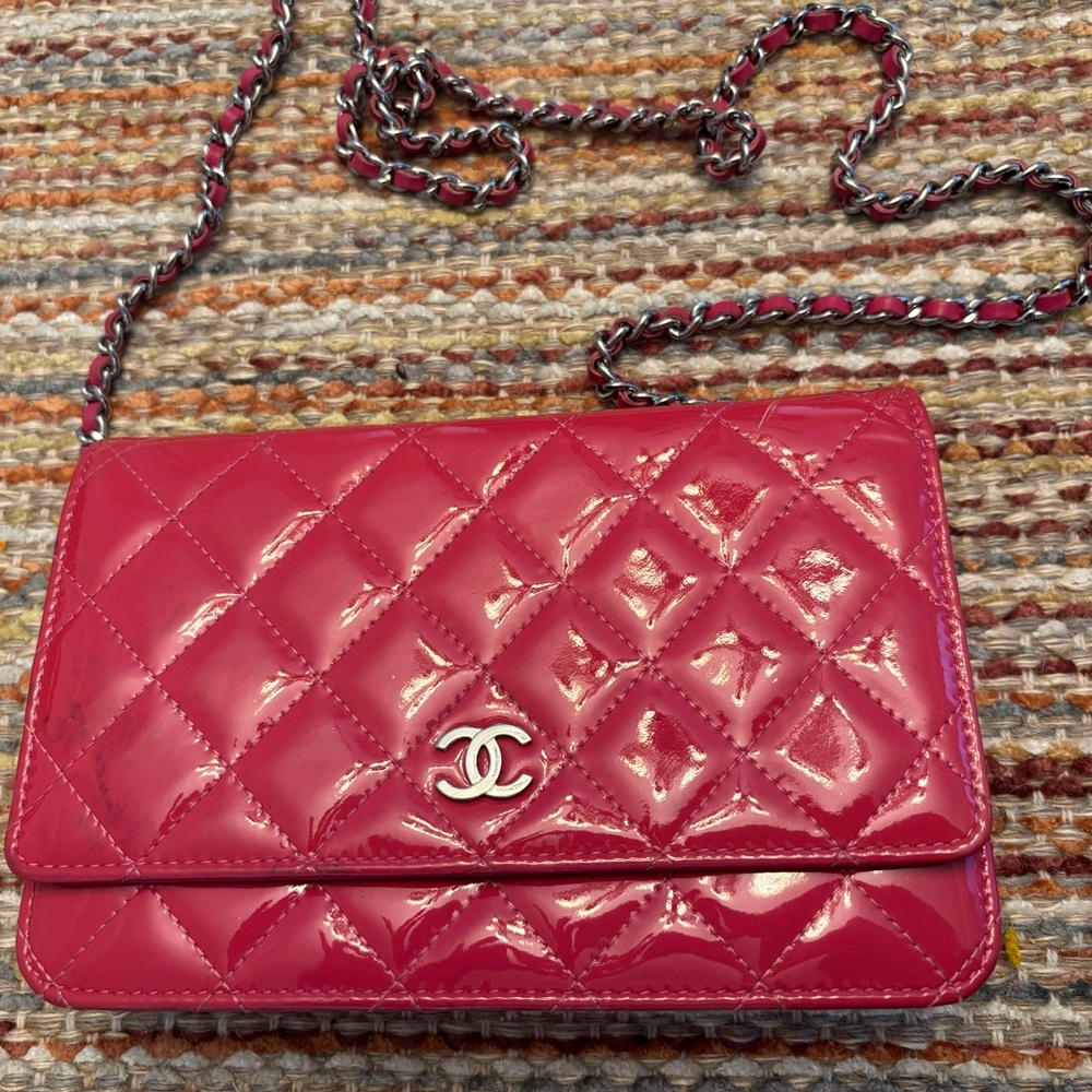 CHANEL Patent Calfskin Quilted Wallet On Chain WOC Strawberry Pink 🍓